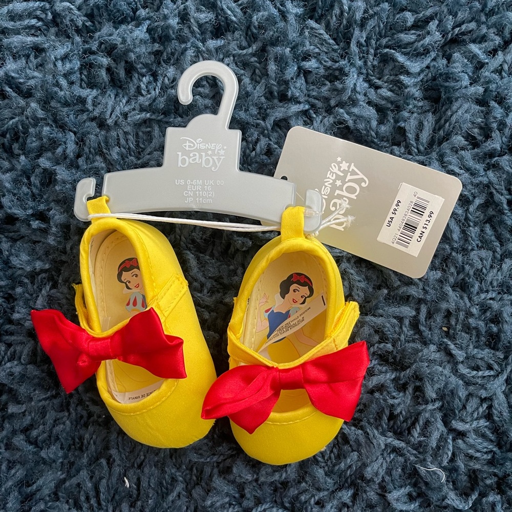 Disney Baby Snow White shoes 0-6months